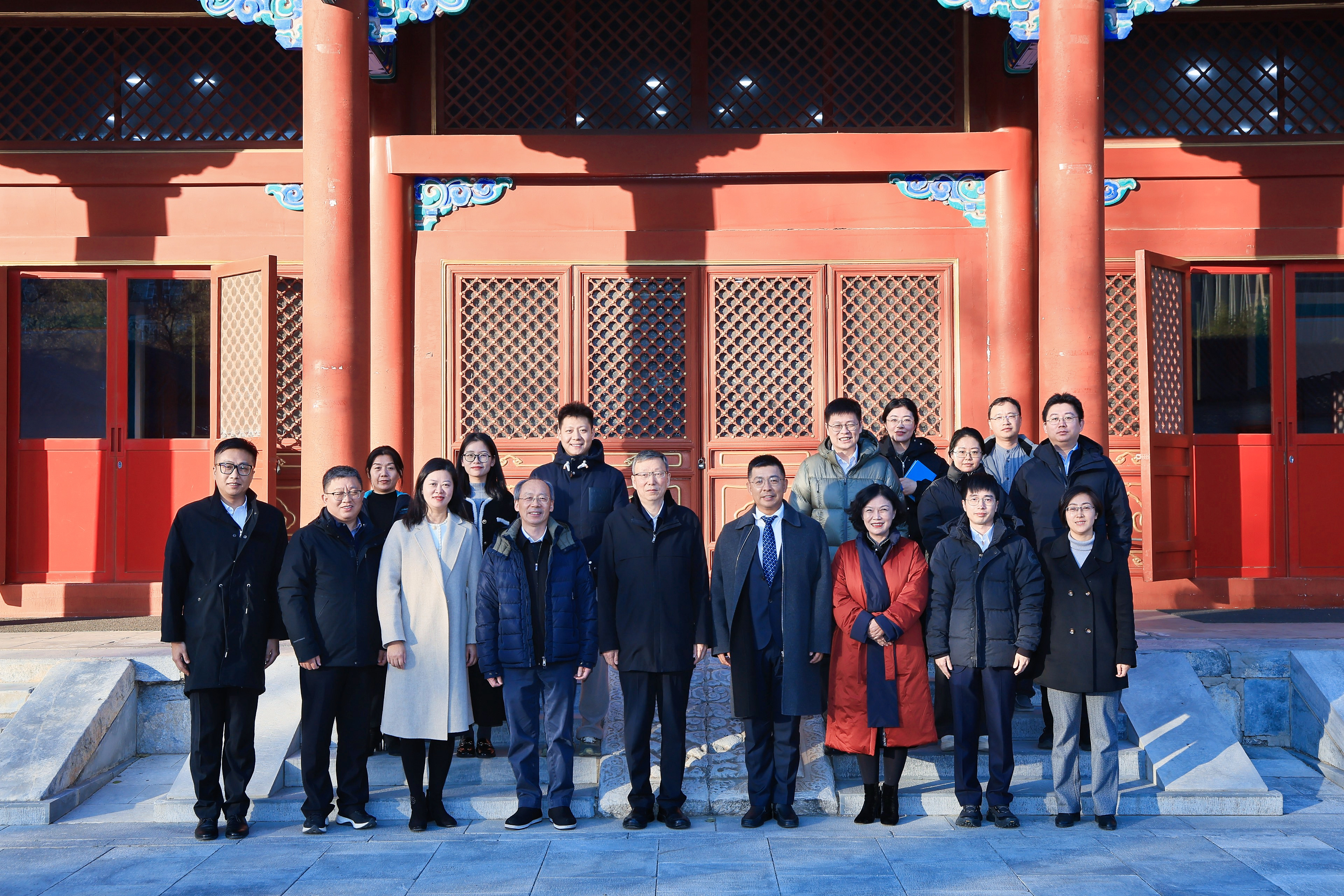 大合影.jpg 大合影.jpg